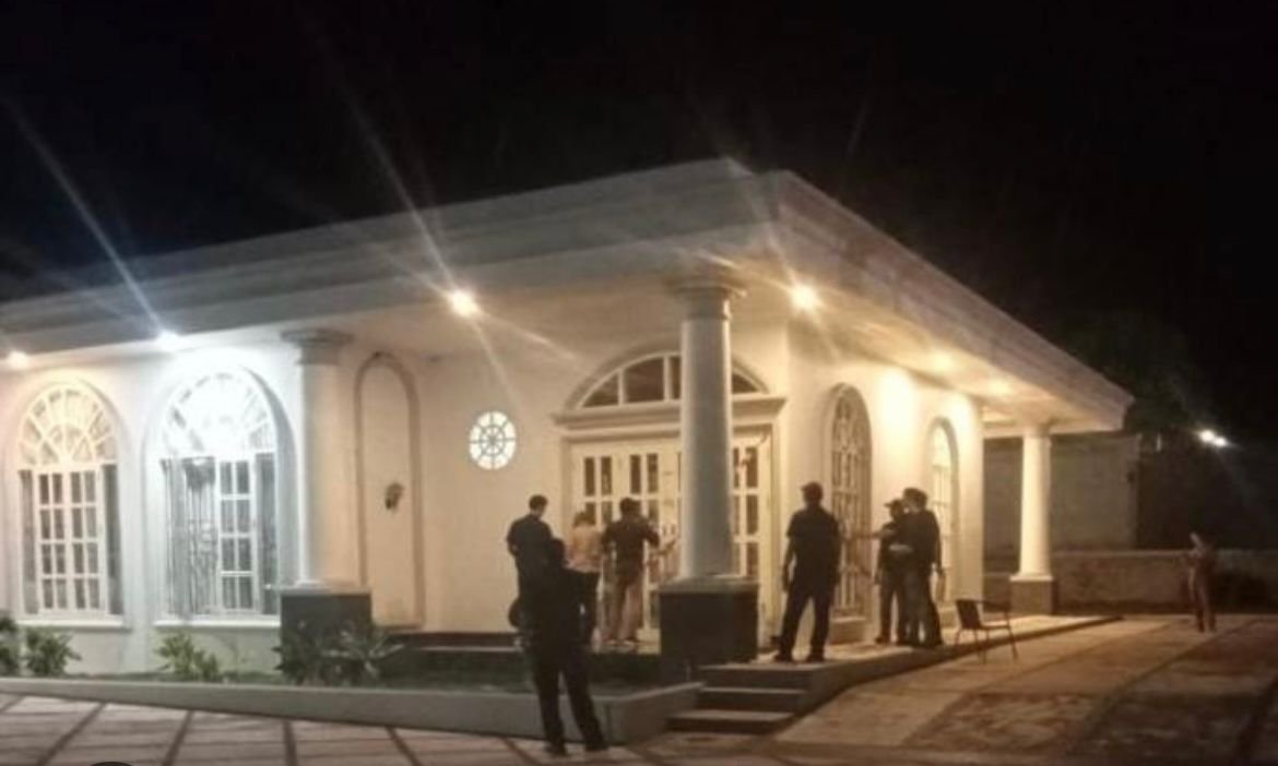 Kediaman Agat saat dilakukan penggeledahan oleh Kejagung beberapa waktu lalu. Foto/dokumen suarapos