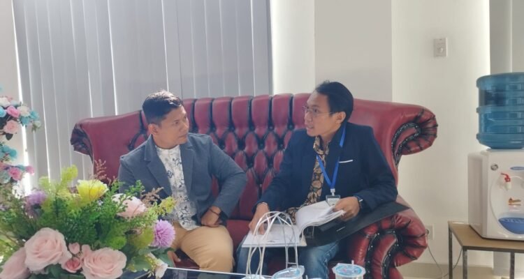 Edi Irawan (kanan)